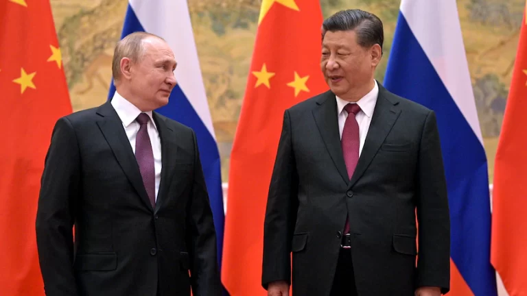Vladimir Putin cu omologul său chinez Xi Jinping